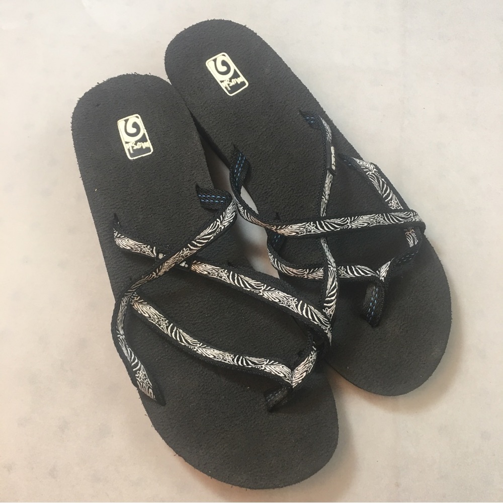 Teva Womens Mush Mandalyn Wedge Strappy Sandals Slip On Flip Flops Platform 11
